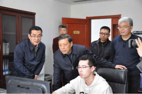 山東省環(huán)保廳王安德廳長看望慰問堅守一線的干部職工717.png